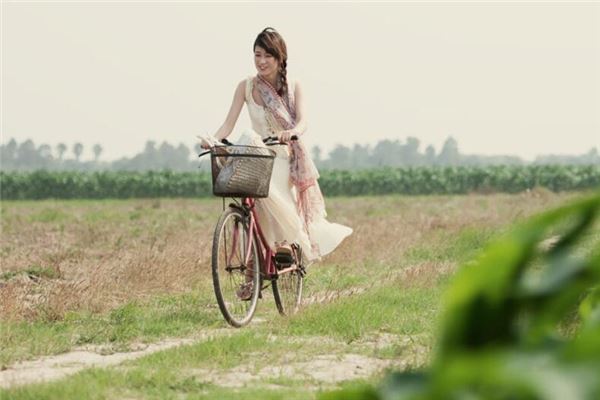 女人脖子粗有没有福气