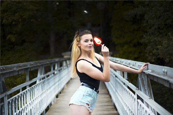 耳朵有痣的命运 图解