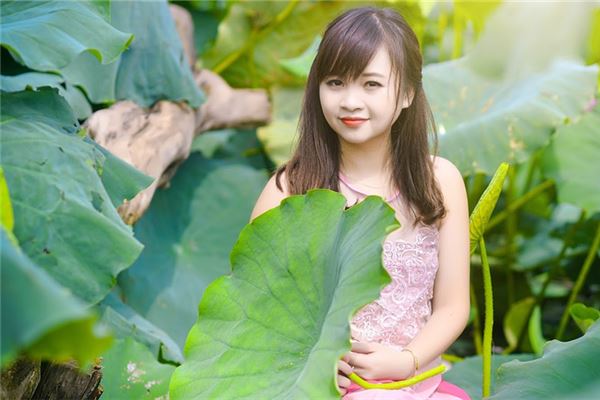 右下巴有痣的女人命运