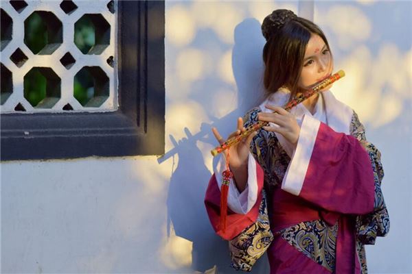 女人左右脸上的痣带来什么福运吗