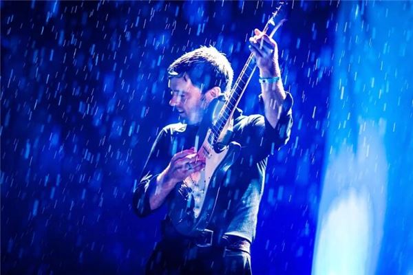 男人头发粗硬财运如何