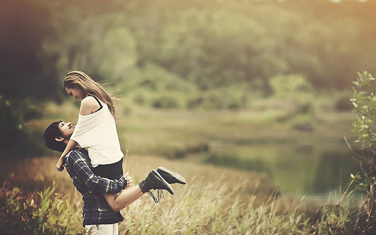 双子女喜欢一个人的表现 一不小心就掉进她的圈套