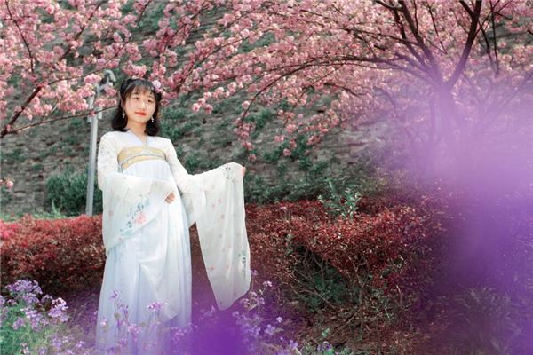 女人颈部四个痣会对婚姻有什么影响