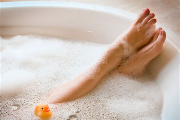 二脚趾长的女人