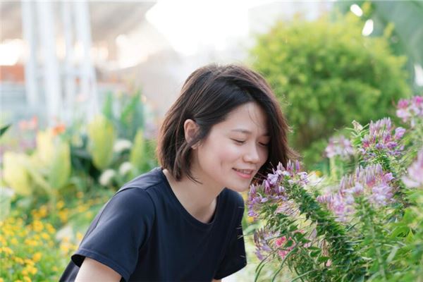 女人耳朵长痣对自身有什么影响呢
