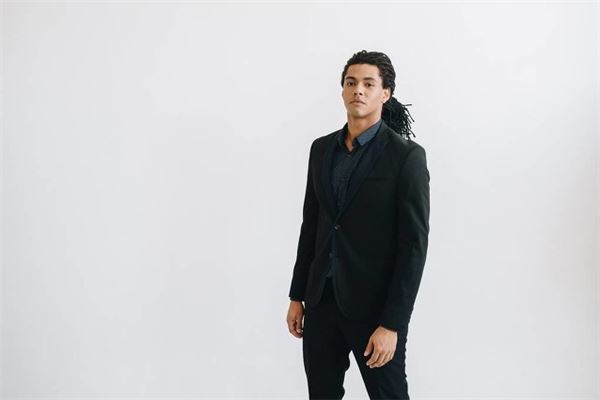 男人极贵的面相和体相