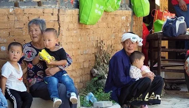 农村俗语：落魄不思三人，没钱不碰三艺，什么意思？三人三艺是？