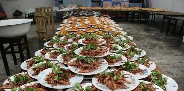 俗话说：寿席食九婚宴吃八丧饭品七，分别是啥意思？