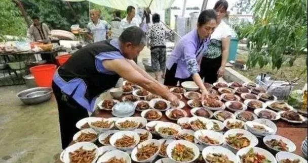 俗话说：寿席食九婚宴吃八丧饭品七，分别是啥意思？