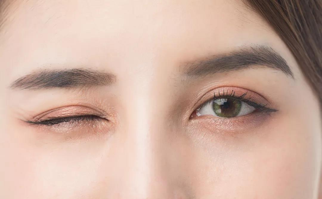 很诡异！左右眼皮跳的真正含义