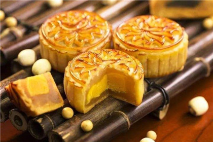 中秋节为什么要吃月饼？传统的月饼都有哪些？