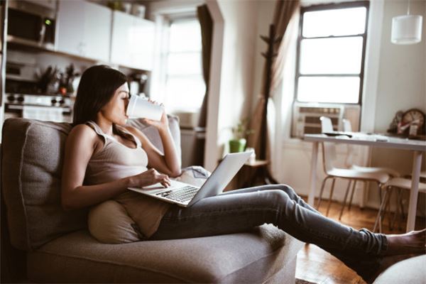 脚又瘦又扁的女人命薄吗