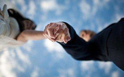 男的生肖猪和女的生肖鸡2021年能结婚吗?婚姻运势如何?